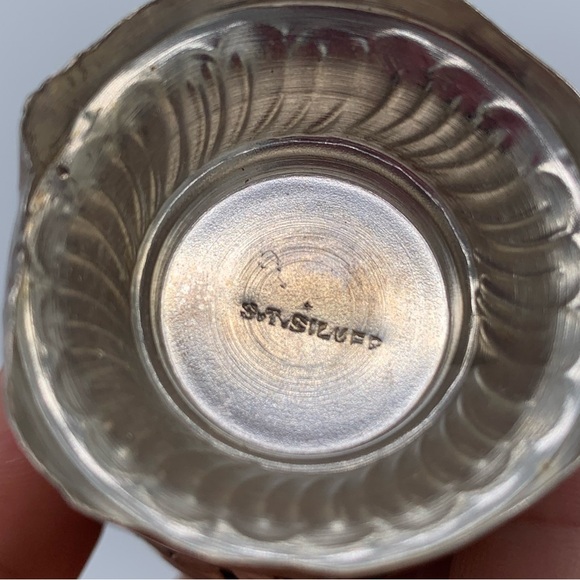 Antique Repousse Sterling Silver Elephant Ornate Salt Shaker Late 1800s - Picture 4 of 7